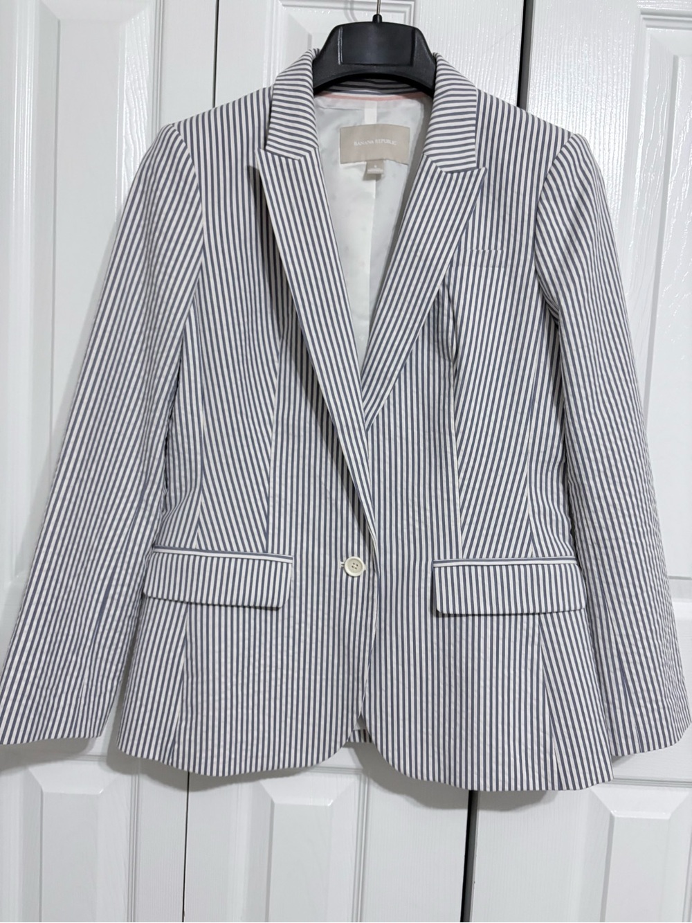 Banana Republic blue and white striped seersucker blazer, size 6